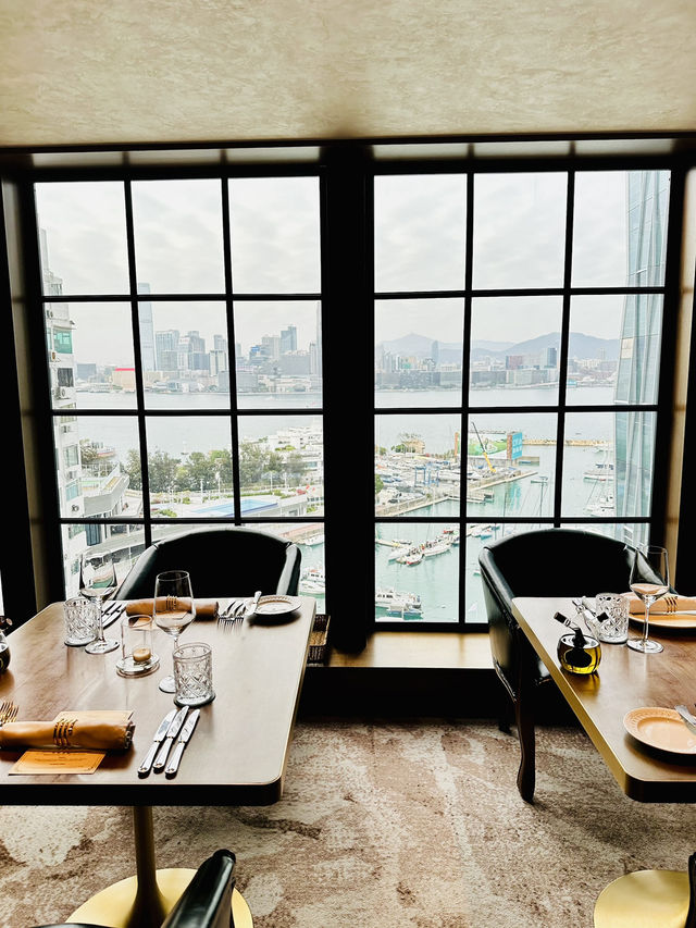 🇭🇰 圖書館主題海景法國餐廳📚✨𝗟𝗶𝗯𝗿𝗮𝗿𝘆 𝘁𝗵𝗲𝗺𝗲 𝘀𝗲𝗮-𝘃𝗶𝗲𝘄 𝗙𝗿𝗲𝗻𝗰𝗵 𝗿𝗲𝘀𝘁𝗮𝘂𝗿𝗮𝗻𝘁 🌹