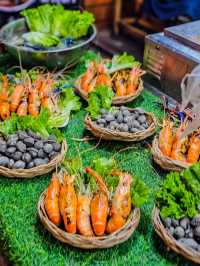 เที่ยวตลาดน้ำยามค่ำคืน