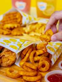 Chew & Chill Café: Crispy Fried Chicken Delight in Penang