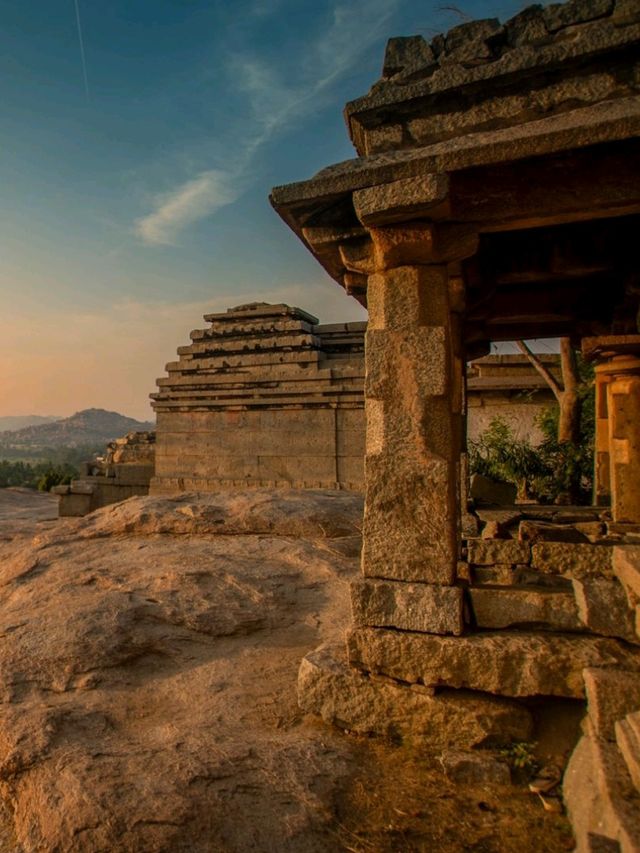 🏛️ Ancient Hampi – A Lost Empire Frozen in Time! 🏰✨