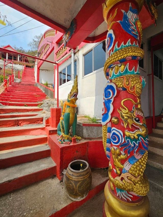 ศาลเจ้าพ่อเขาใหญ่ เกาะสีชัง