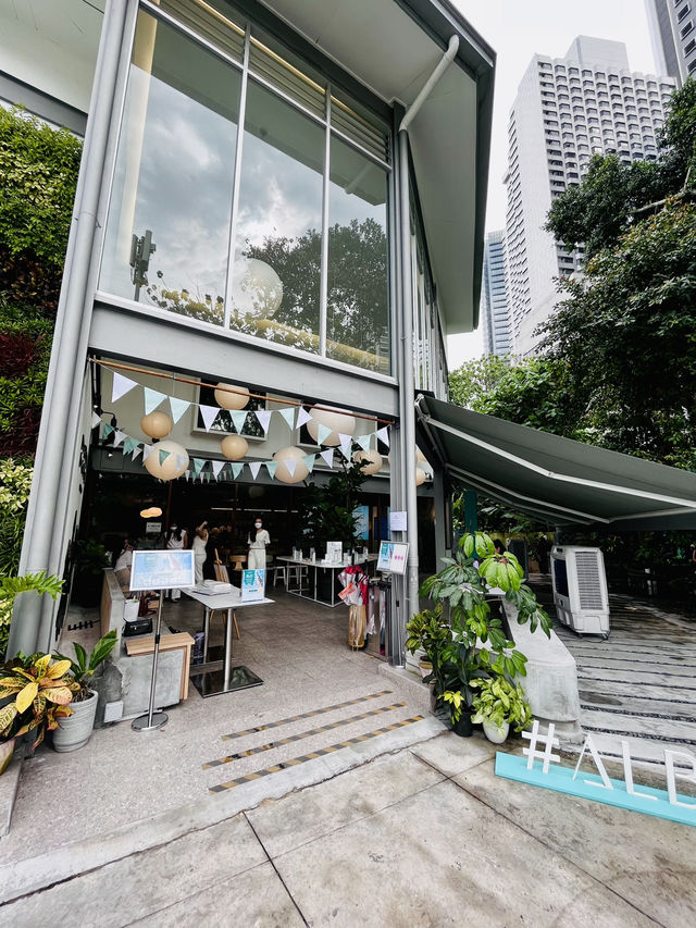 “Mori Kohi KL: A Tranquil Hideaway of Minimalist Charm and Lush Greenery”