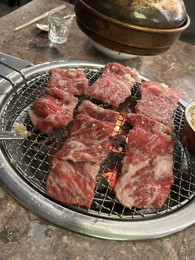 【ソウル】にんにくたーっぷりな炭火が決め手のお肉！