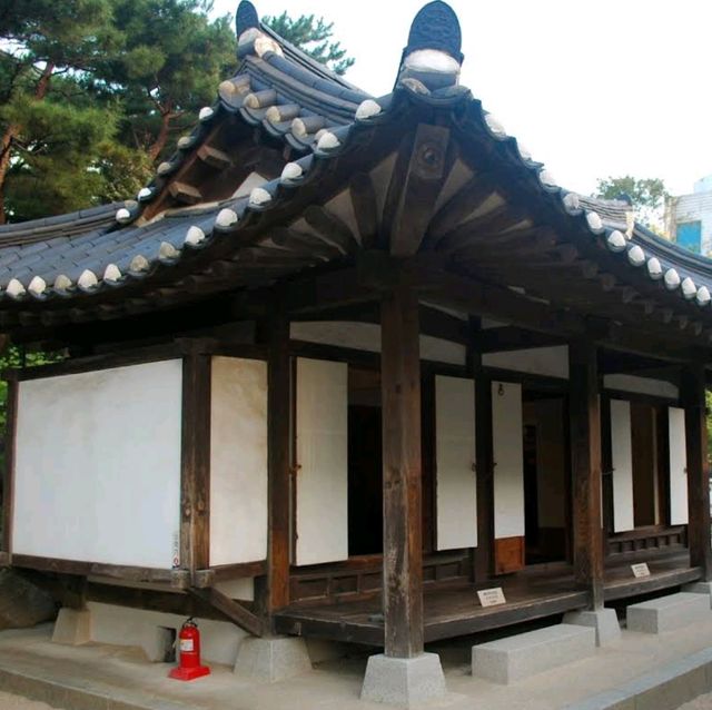 Namsangol Hanok Village (南山谷韓屋村)