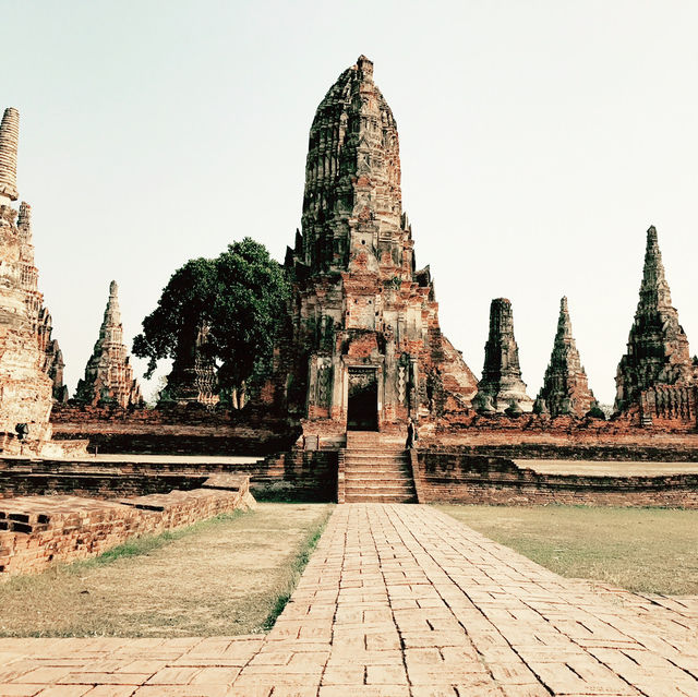 Sunset Serenity at Wat Chaiwatthanaram