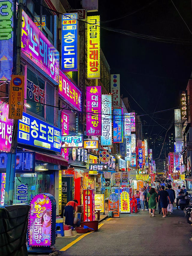 🍢 BIFF Square – The Street Food & Movie Hub of Busan 🎬