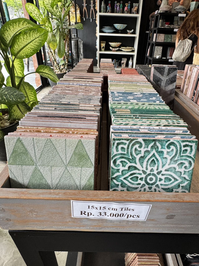 かわいいタイルを販売するお店