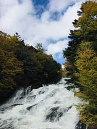 Ryuzu Falls น้ำตกสวยๆ กับใบไม้เปลี่ยนสี คือฟิน