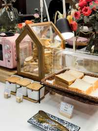 The Coral Lounge นั่งชิลก่อนขึ้นเครื่อง อาหารอร่อย