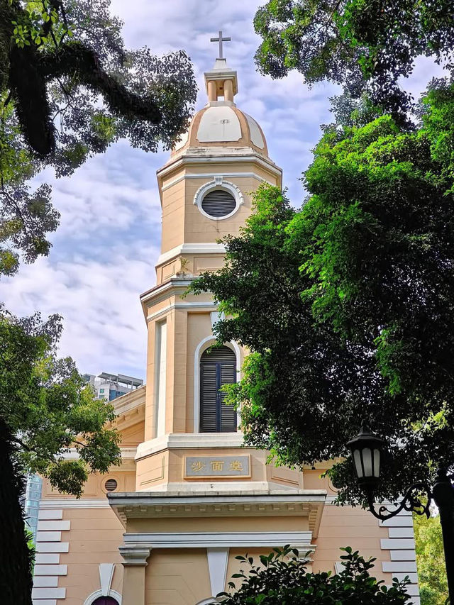 Discover the charm of Shamian Island in Guangzhou! 🏝️