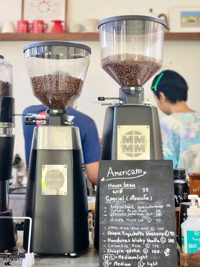 หลง ณ 𝚌𝚘𝚏𝚏𝚎𝚎 𝚋𝚛𝚎𝚊𝚔 🌿☕