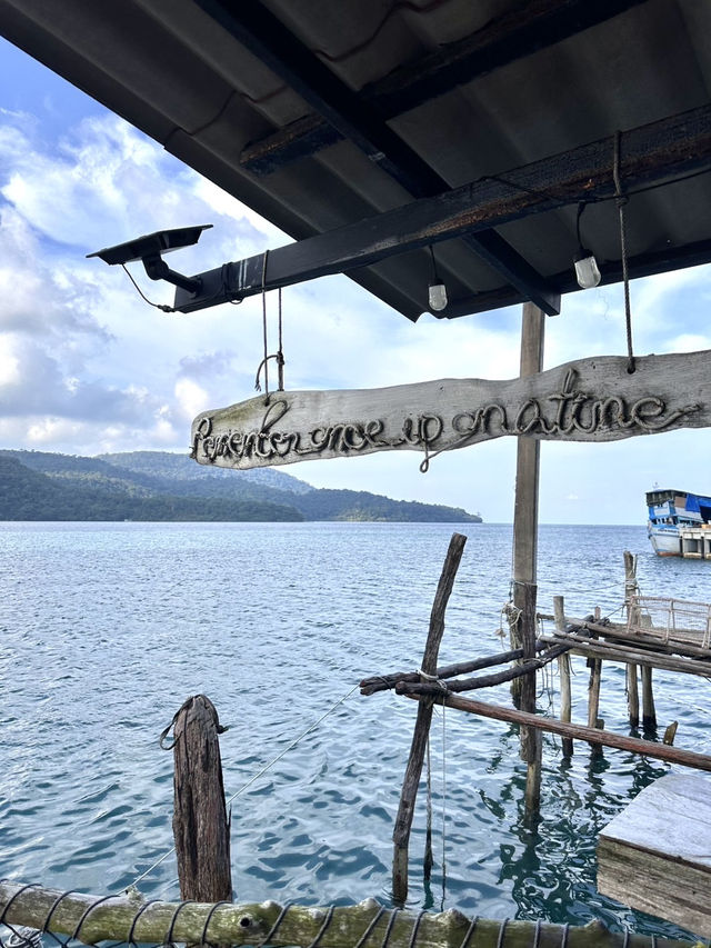 ชลธิชา ซีฟู้ด ร้านลับๆท้ายเกาะกูด 🥗🍤🦪