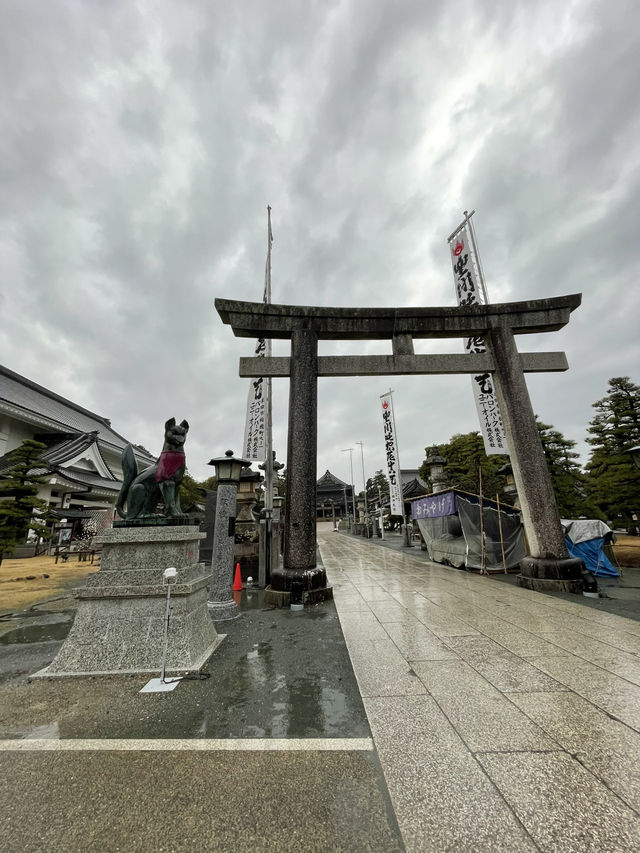 【愛知】約千体の狐の石像⁈日本三大稲荷・豊川稲荷