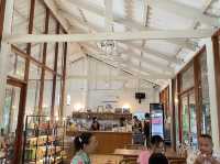 คาเฟ่กลางสวนป่าไม้หอมกฤษณา 🌿🍃 มีสุขฟาร์ม 🌿🍃
