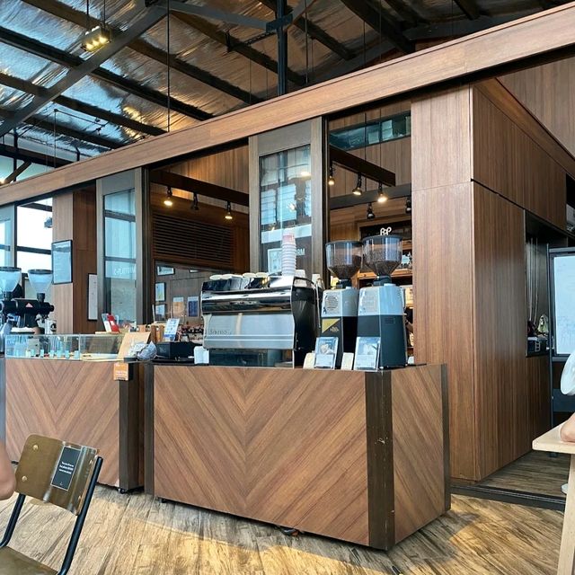 excellent coffee and food