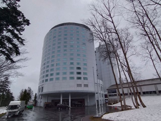 Snow Paradise Found – My Magical Stay at Hilton Niseko Village