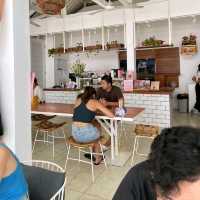 Good spot for ice cream and brunch