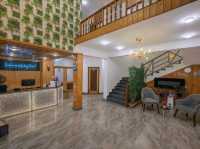 Title: Tranquil Luxury Amidst the Himalayas – A Stay at Kashmir Holiday Resort