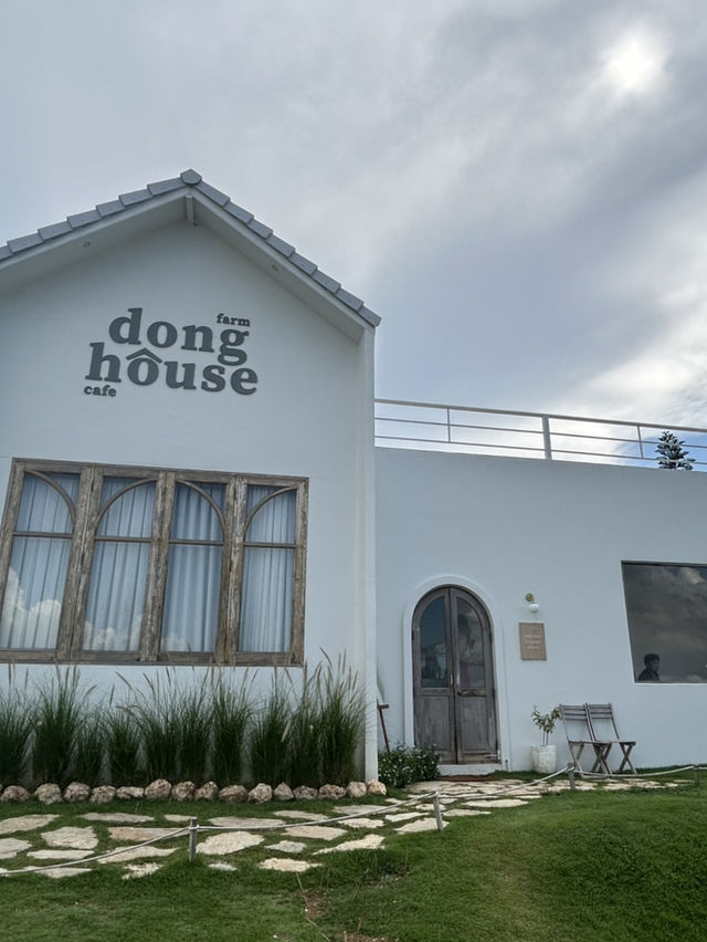 Donghouse cafe เขาใหญ่ 