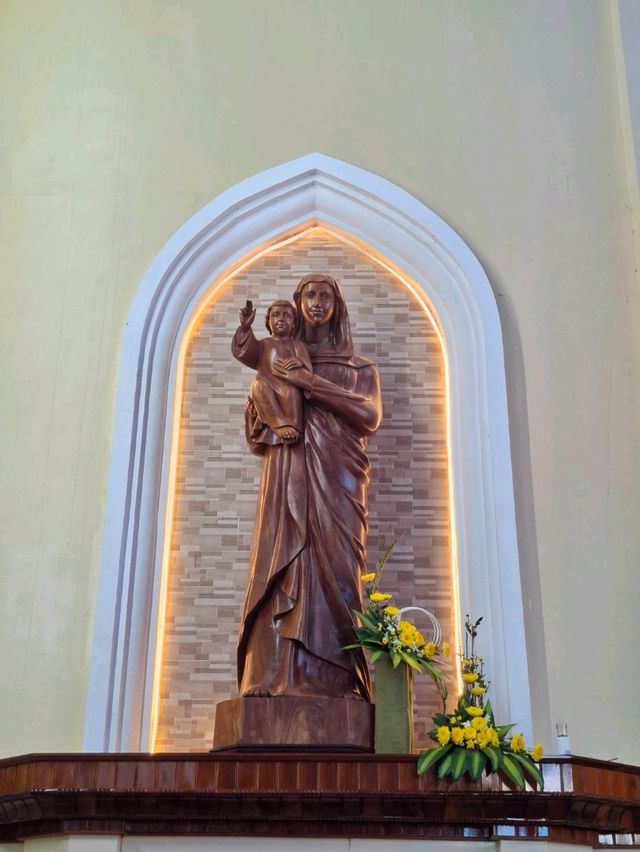 🛕ที่เก่าแก่ Duong Dong Catholic Church