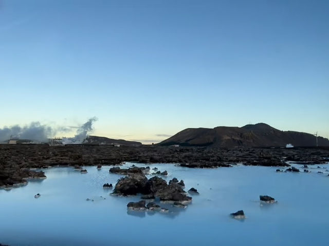 ♨️ 冰島藍湖溫泉 Blue Lagoon — 冰火奇景的夢幻療癒之地