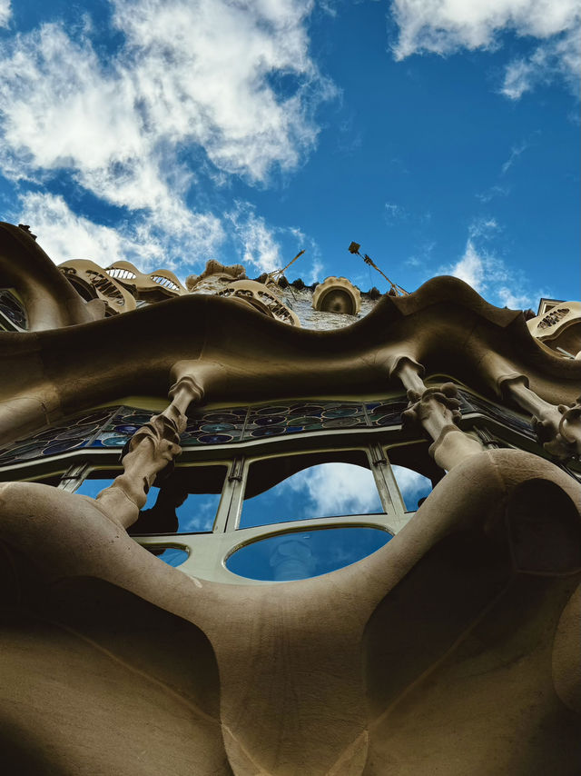 Stepping Into Gaudí’s Dreamworld in Barcelona ✨