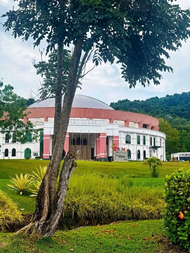 UMS Pink Mosque: Borneo’s Campus Jewel