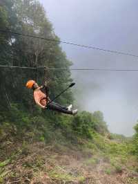 เล่น Zipline กลางน้ำตกที่สูงที่สุดในลาวใต้