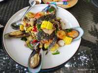 บลูฟิน ร้านอาหารชลบุรี