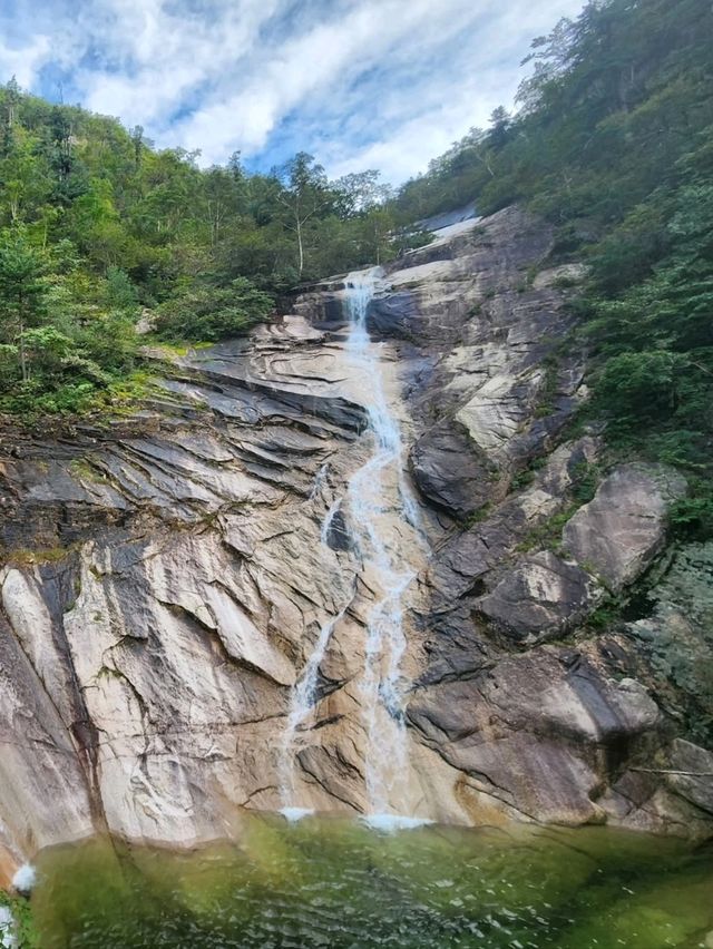 A Casual Stroll to Bongjeongam at Seoraksan