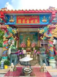  [バンコク ワットスワン参拝記]   ～きらびやかな装飾と静寂に包まれるローカル寺院～