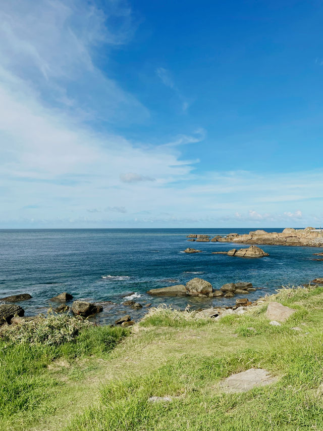 九份老街與附近海景：山城與海的悠閒漫步  