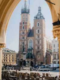 ✨🇵🇱 Krakow Calling: Budget Bliss in Poland! 🇵🇱✨