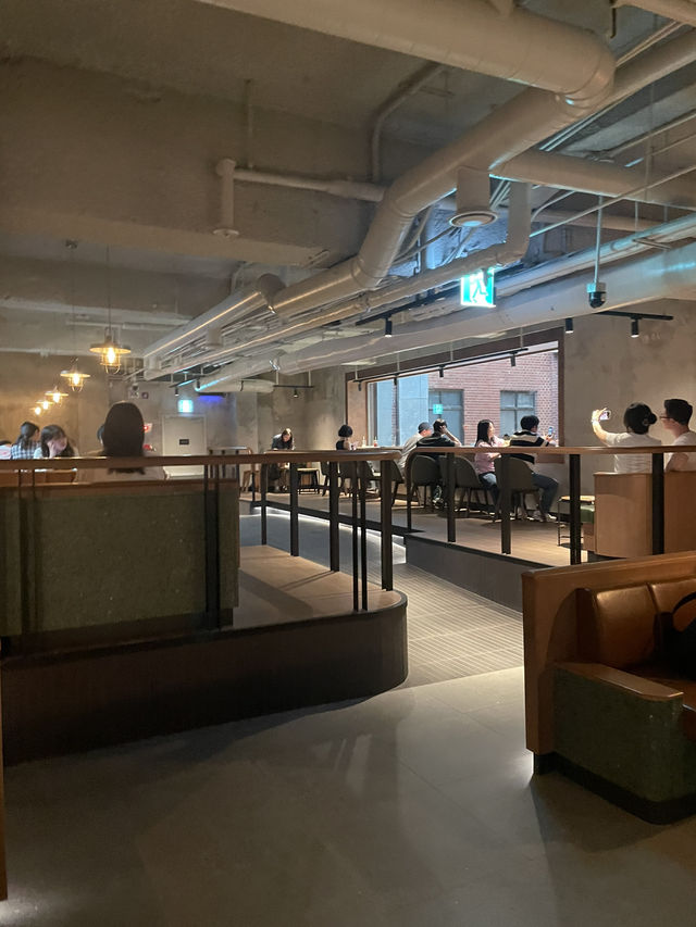 【🇰🇷韓国】広蔵市場にスタバができた‼️雰囲気最高🪔絶対行ってほしい❣️
