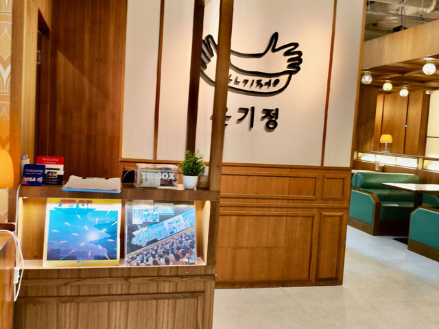 曼谷｜復古控必收藏 曝光度破表的曼谷老物咖啡館  讓你愛上這間時光膠囊店