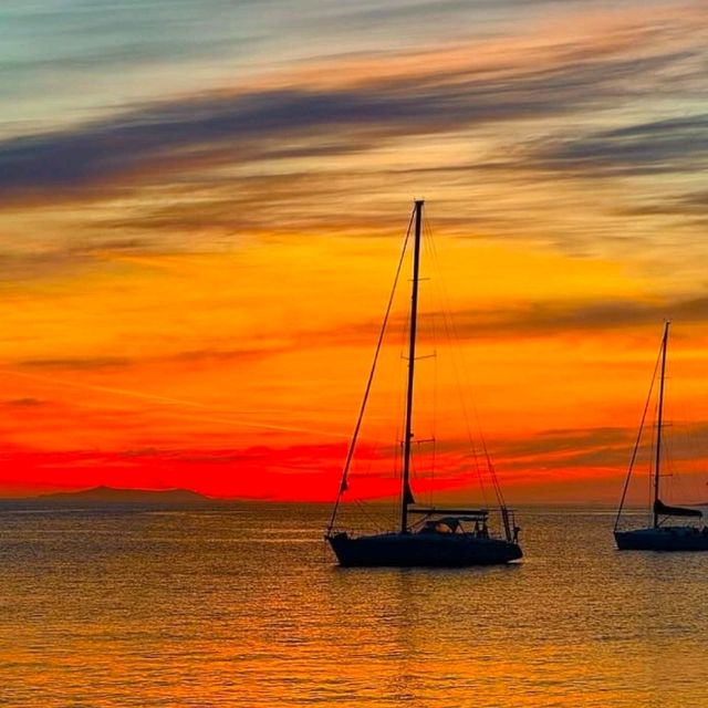  エーゲ海のシンボル！ミコノスの風車と絶景の夕日