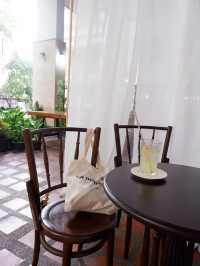 Unbirthday cafe : คาเฟ่สุดฮิตย่านสุขุมวิท