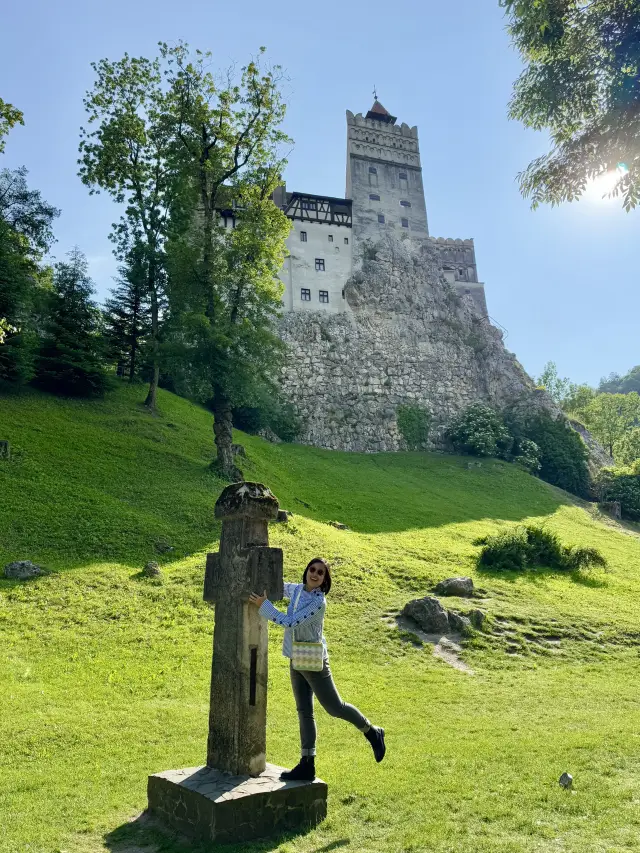 Visiting Peles Castle & Bran Castle within a day 