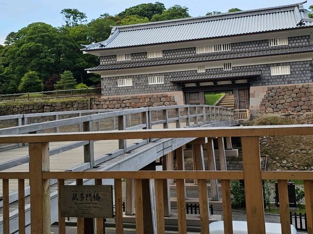 漫步金澤城到尾山神社〔鼠多門〕的歷史散策之門 🚪⛩️