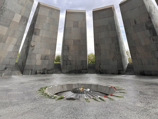 【Tsitsernakaberd Memorial & Museum／ツィツェルナカベルト】