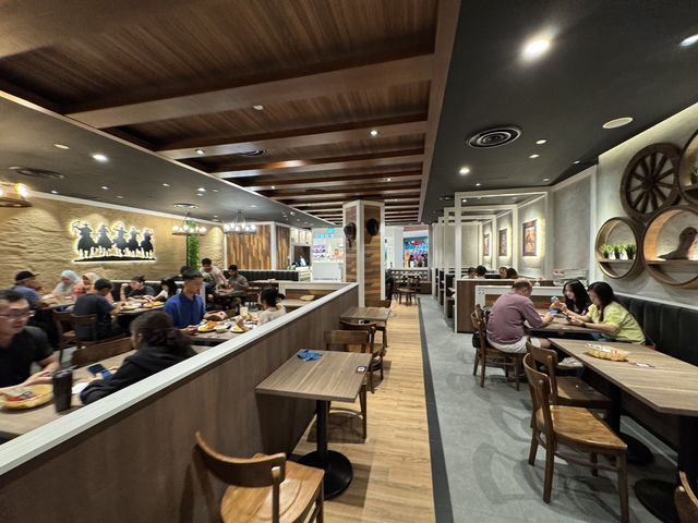 🥩 Busy Night at ANDES by Astons (IMM) – Good Food, But Some Tech & Timing Hiccups