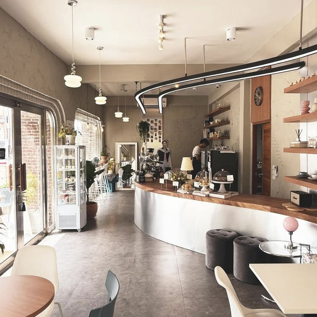  Hi Babe Café