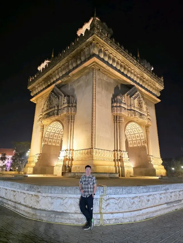 เที่ยวประตูชัย ที่ สปป ลาว