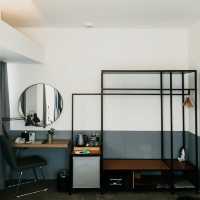Zestful Comfort and Boutique Ease