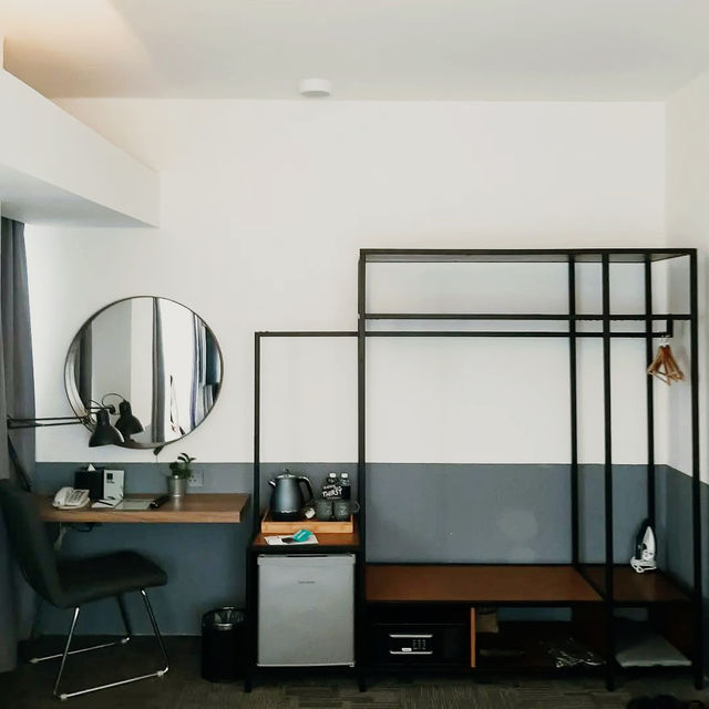 Zestful Comfort and Boutique Ease