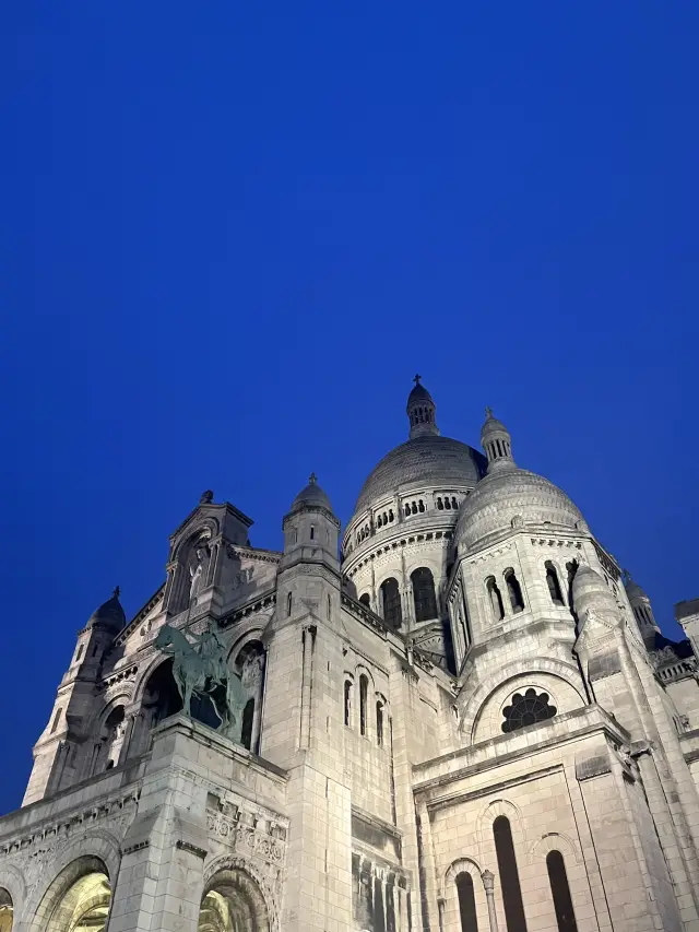 ⛪ 聖心堂｜白色的寧靜聖殿