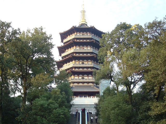 🌅 Leifeng Pagoda — Sunset, Legends, and Lake Dreams