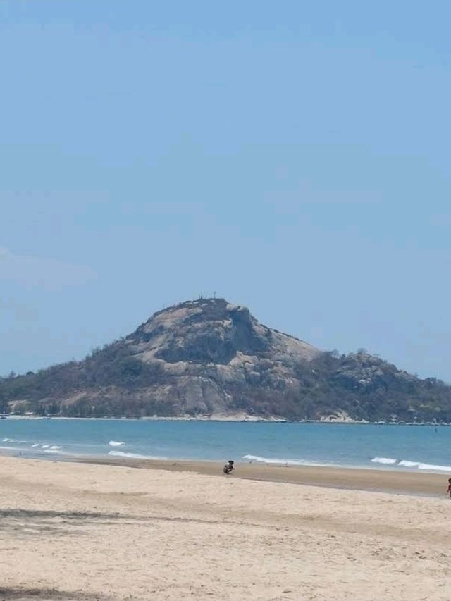 ชายหาด สวนสนประดิพัทธ์  หัวหิน