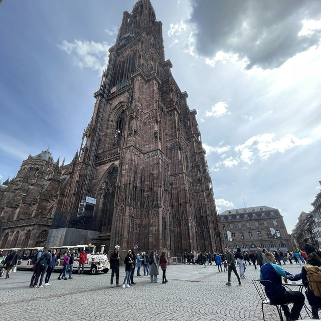 Strasbourg  เมืองสายน้ำสุดคลาสสิคแห่งฝรั่งเศส