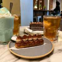 lovely cafe
